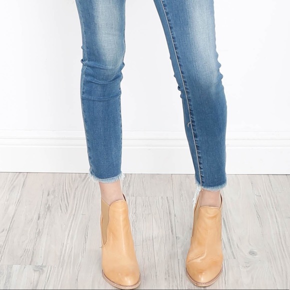 Articles of society light wash cropped jeans - Picture 2 of 5